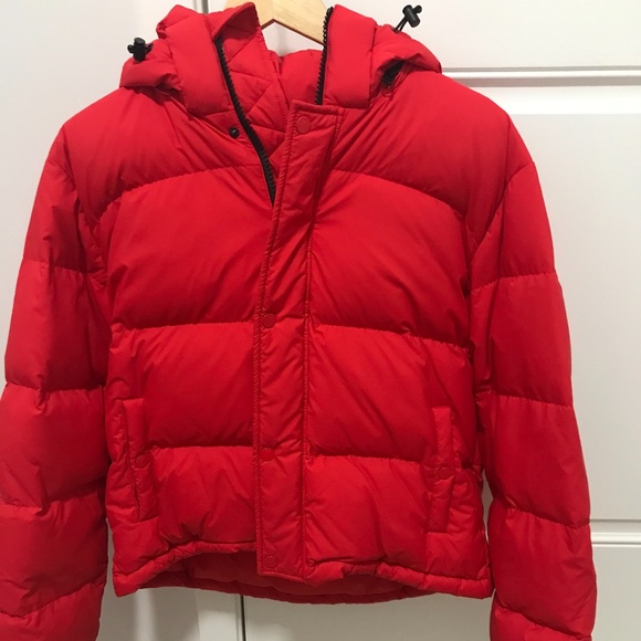 Aritzia Jackets & Blazers - Aritzia- The Super Puff Shorty Jacket-new condition